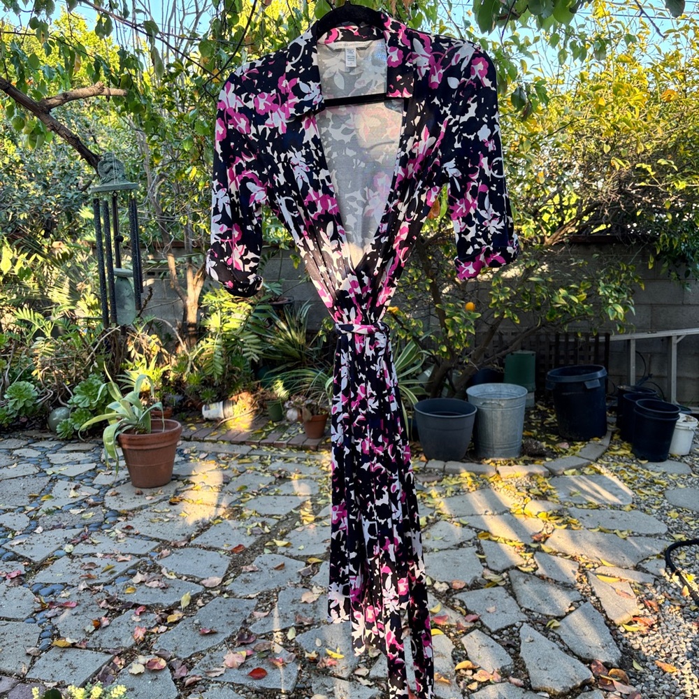 Diane Von Furstenberg Staple Black and Pink Midi Vintage Wrap Dress